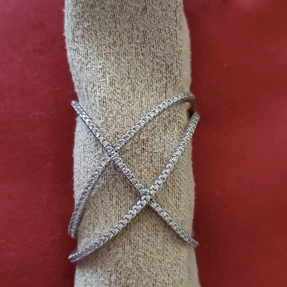 Unusual Shaped Ring*DISCOUNT ON SHIPPING** - Picture 4 of 7